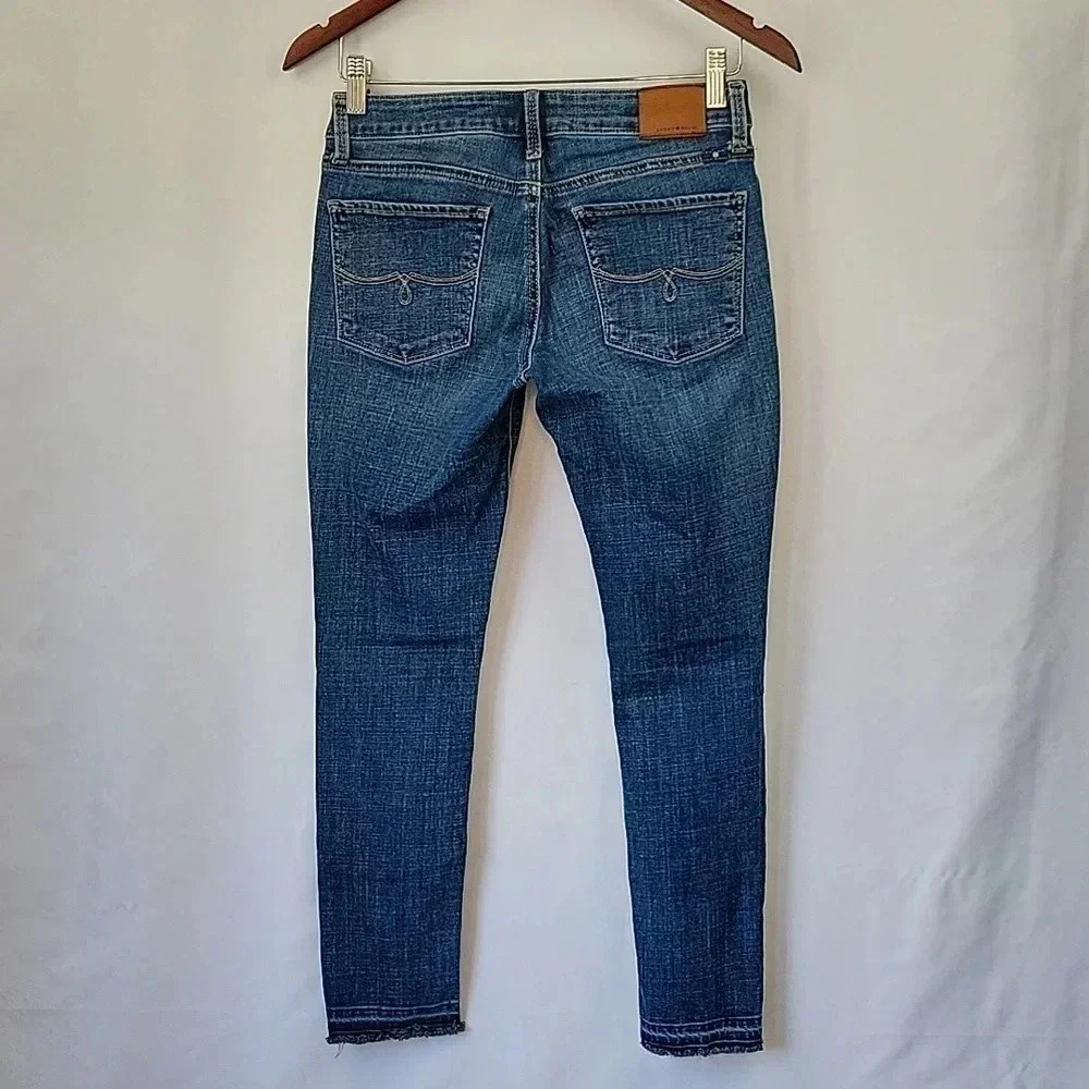 Lucky Brand Lolita Capri Medium Wash Size 2/26